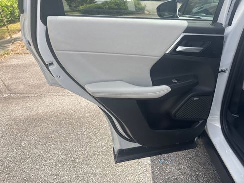 Used 2025 Mitsubishi Outlander SE FWD image 22