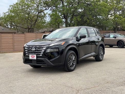 Used 2025 Nissan Rogue S FWD image 7