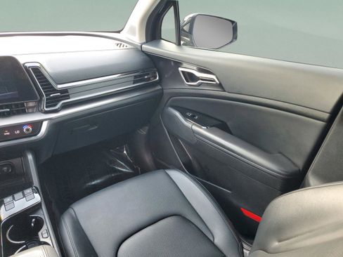 Used 2023 Kia Sportage EX image 12
