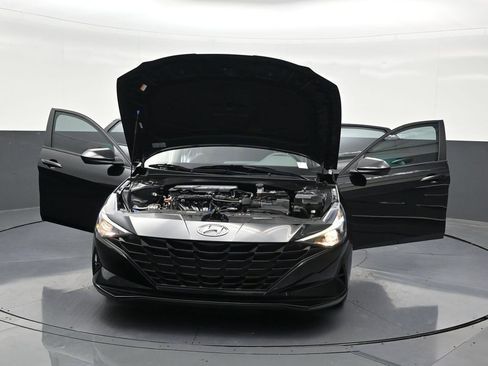 Used 2023 Hyundai Elantra SEL FWD image 43