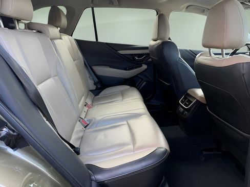 Used 2021 Subaru Outback Limited image 13