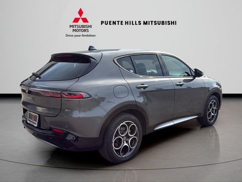 Used 2024 Alfa Romeo Tonale Ti w/ Premium Interior Package AWD/4WD image 5