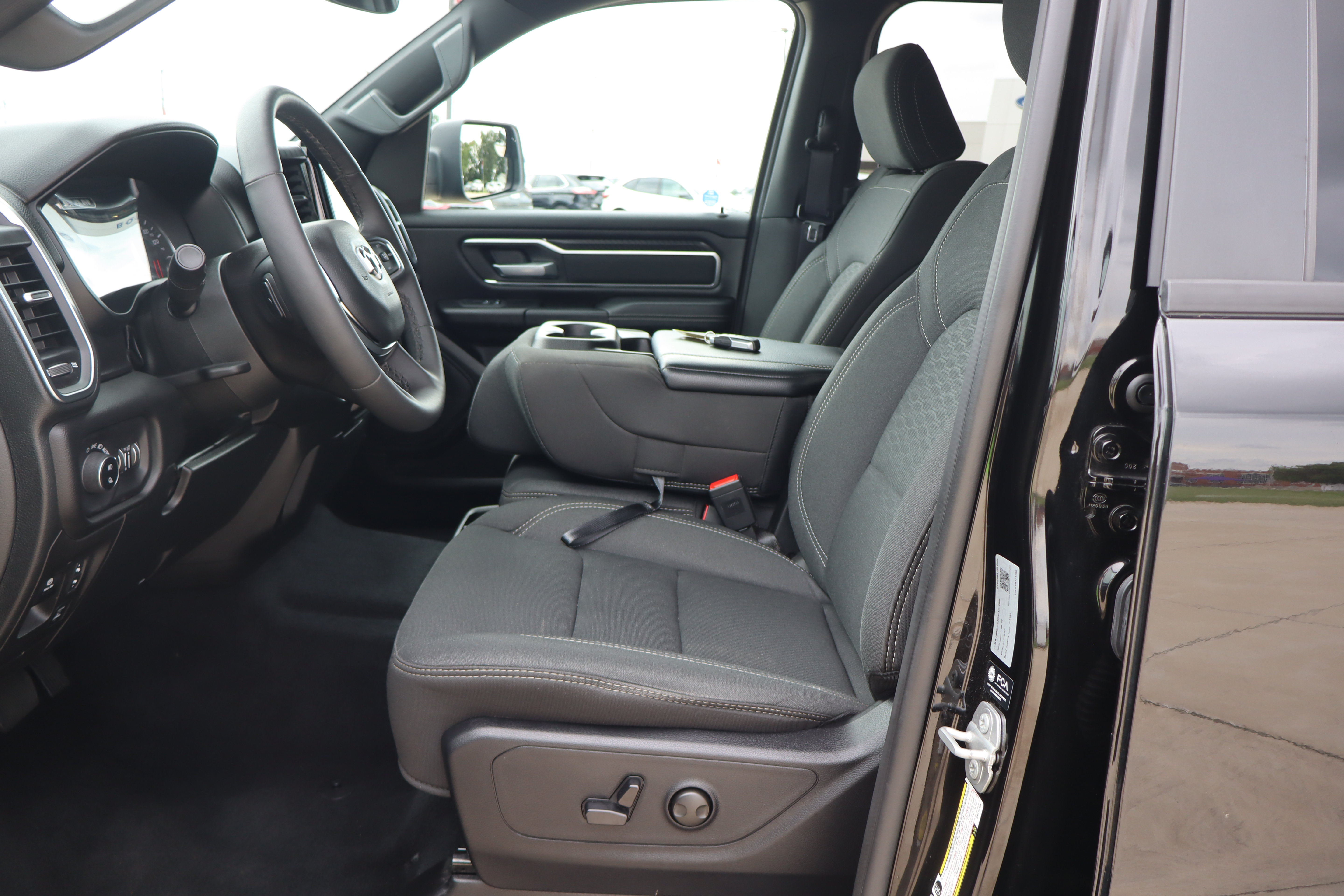 Used 2025 RAM 1500 Big Horn AWD/4WD image 9