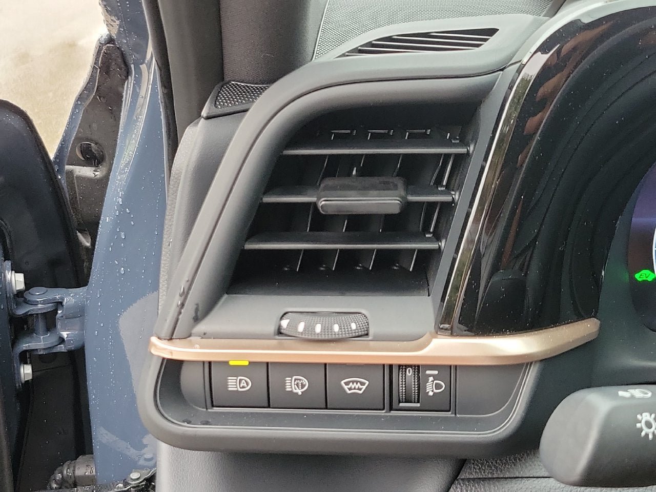 Used 2025 Toyota Crown Signia AWD/4WD image 34