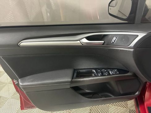 Used 2016 Ford Fusion SE FWD image 11
