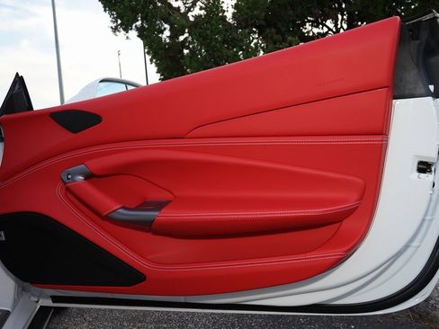 Used 2023 Ferrari F8 Tributo image 22