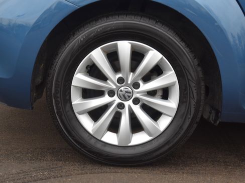 Used 2019 Volkswagen Beetle 2.0T S image 39