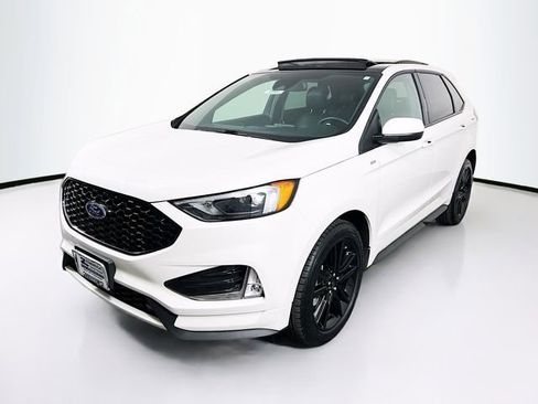 Used 2022 Ford Edge ST-Line w/ Class II Trailer Tow Package image 3