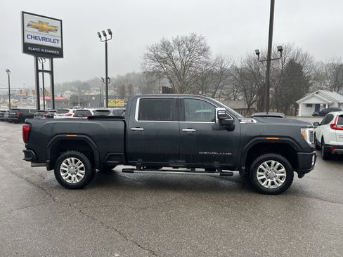 Used 2022 GMC Sierra 2500 Denali w/ Denali Ultimate Package image 2