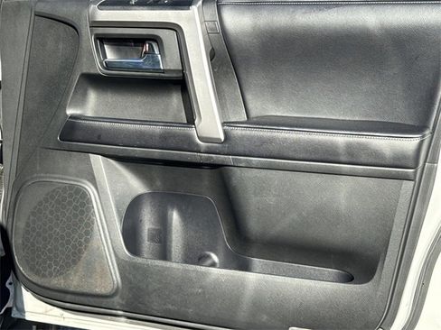 Used 2016 Toyota 4Runner SR5 image 14