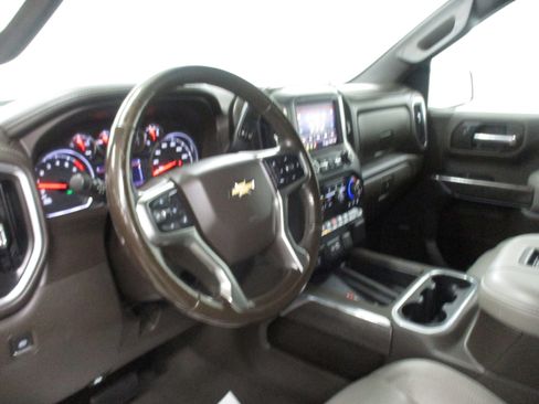 Used 2020 Chevrolet Silverado 1500 LTZ w/ LTZ Convenience Package AWD/4WD image 30