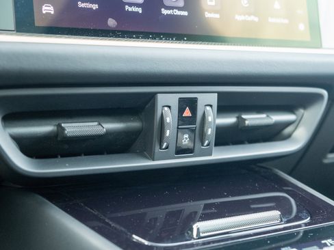 Certified 2025 Porsche Cayenne S image 25