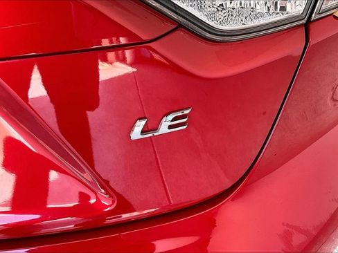 Used 2021 Toyota Corolla LE FWD image 28