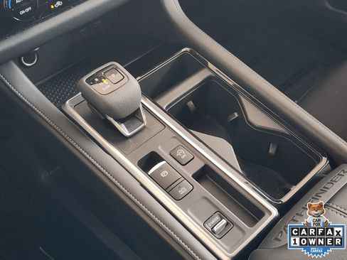 Used 2025 Nissan Pathfinder SV FWD image 21