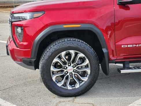 Certified 2025 GMC Canyon Denali image 8