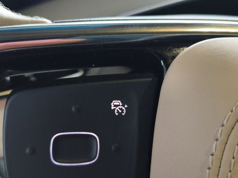 Used 2024 Lincoln Nautilus Reserve w/ Equipment Group 202A image 15