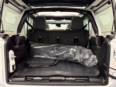 Used 2024 Jeep Wrangler Sahara w/ Safety Group image 13