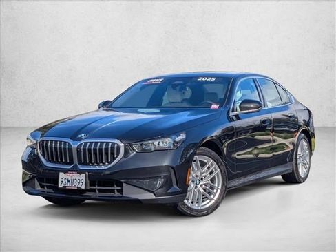 Used 2025 BMW 530i w/ Premium Package image 1