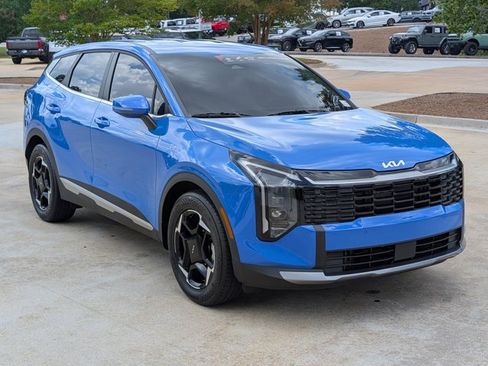Used 2026 Kia Sportage EX FWD image 8