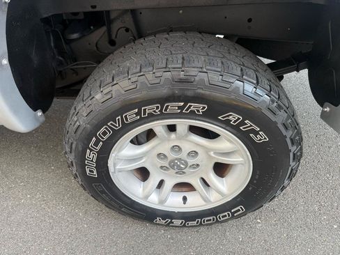 Used 2004 Dodge Dakota SLT w/ Deluxe Convenience Group AWD/4WD image 40