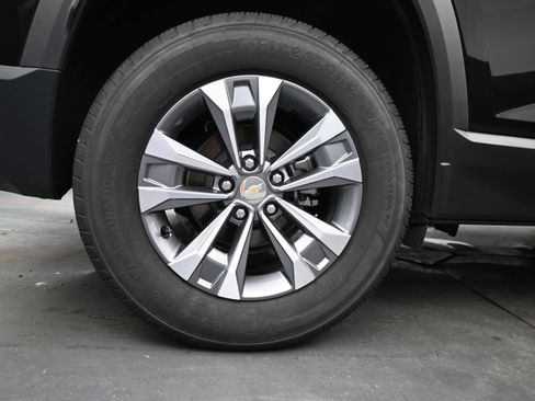 Certified 2026 Chevrolet Equinox LT FWD image 11