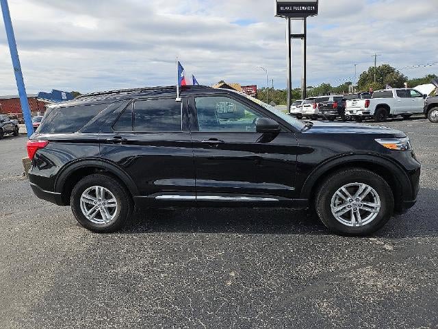 Used 2024 Ford Explorer XLT w/ Equipment Group 202A AWD/4WD image 9