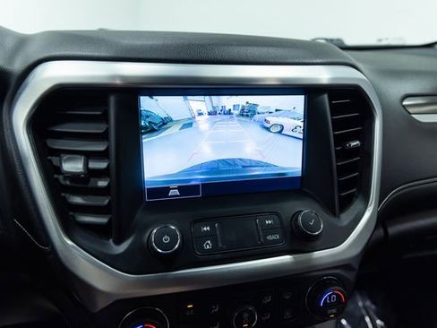 Used 2021 GMC Acadia SLT AWD/4WD image 17