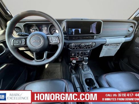 Used 2024 Jeep Gladiator Rubicon w/ Technology Group AWD/4WD image 8