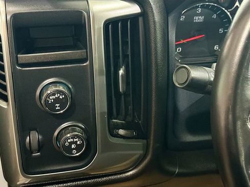 Used 2018 Chevrolet Silverado 1500 LT w/ All Star Edition AWD/4WD image 11
