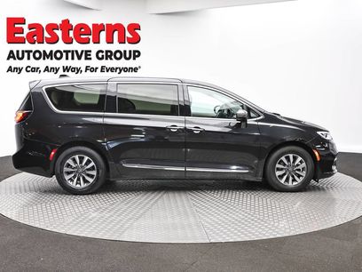 Used 2023 Chrysler Pacifica Limited