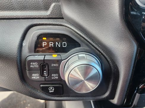 Used 2025 RAM 1500 Laramie image 12