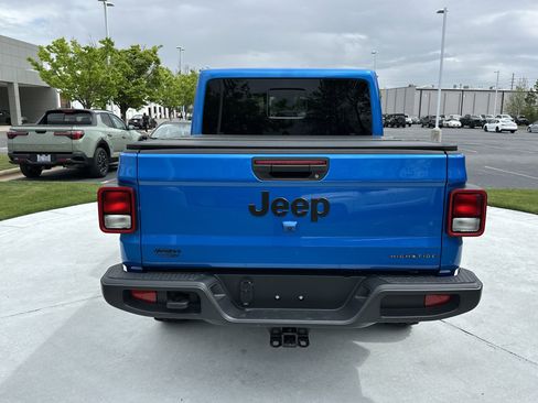 Used 2025 Jeep Gladiator Sport image 9