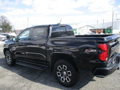 Used 2023 Chevrolet Colorado Z71 w/ Z71 Convenience Package 2
