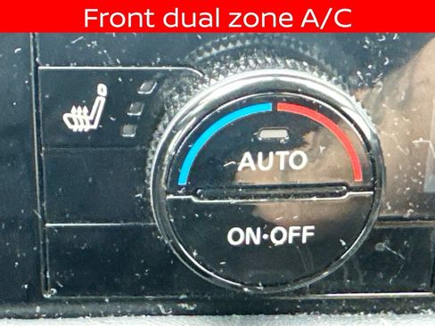 Used 2023 Nissan Pathfinder SL w/ Lighting Package (N92) FWD image 17