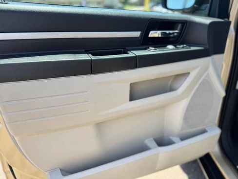 Used 2010 Dodge Grand Caravan SE image 10