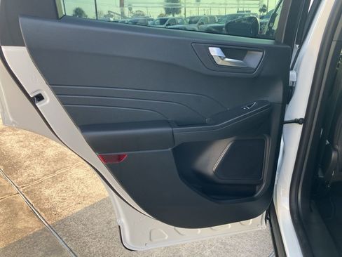 New 2026 Ford Escape SE image 18