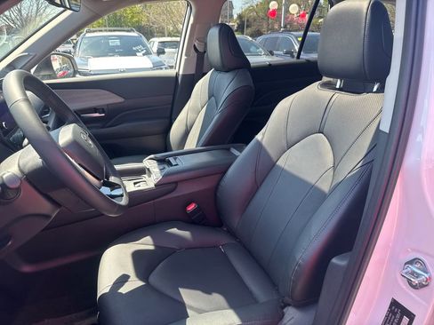New 2026 Toyota Grand Highlander AWD Hybrid image 14