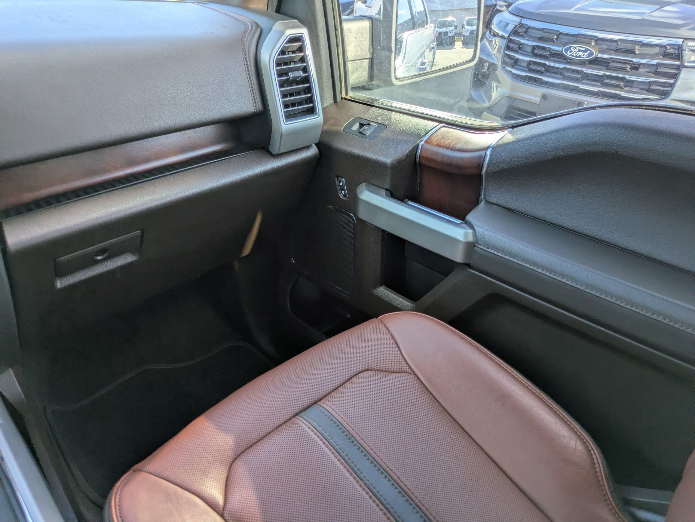 Used 2018 Ford F150 King Ranch w/ Equipment Group 601A Luxury AWD/4WD image 19