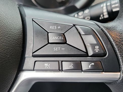 Used 2022 Nissan Kicks SV image 6