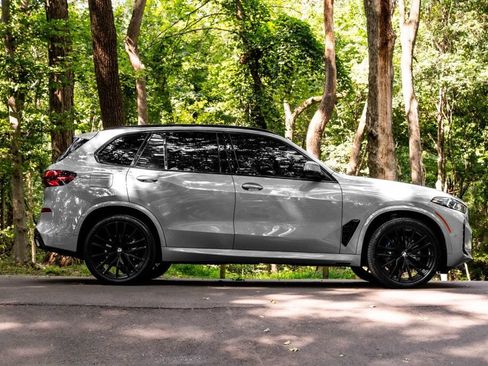 Used 2024 BMW X5 xDrive40i w/ M Sport Package AWD/4WD image 4