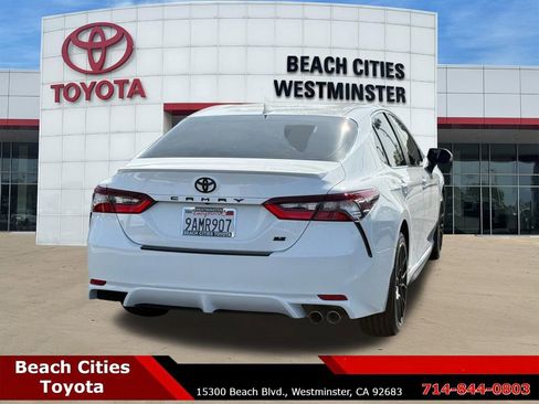 Certified 2022 Toyota Camry SE image 11