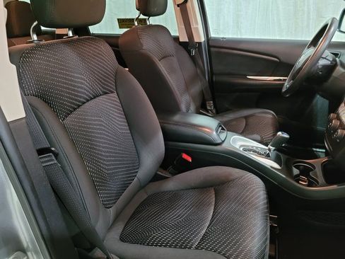 Used 2020 Dodge Journey SE image 50