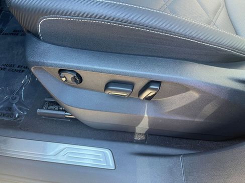 Used 2025 Volkswagen Atlas Cross Sport SE image 22