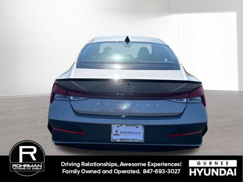 New 2025 Hyundai Elantra Sport image 9