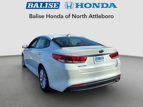 Used 2018 Kia Optima LX w/ 17" Alloy Wheels Package image 3