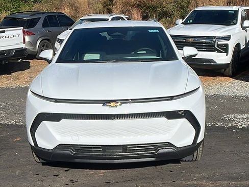 New 2026 Chevrolet Equinox EV LT image 2