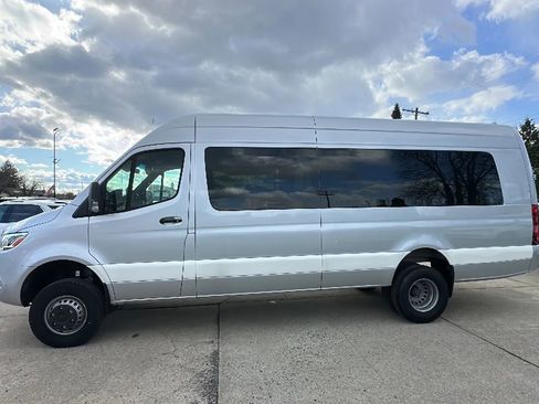 Used 2023 Mercedes-Benz Sprinter 3500 w/ Parking Package image 10