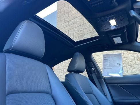 Certified 2025 Lexus IS 350 F Sport image 19
