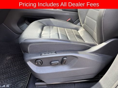 Used 2025 Volkswagen Atlas Cross Sport SEL R-Line AWD/4WD image 29