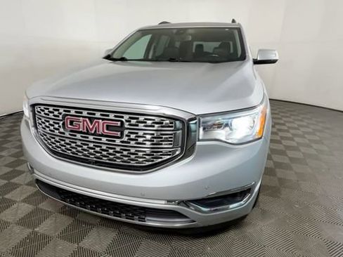 Used 2018 GMC Acadia Denali w/ Technology Package AWD/4WD image 12